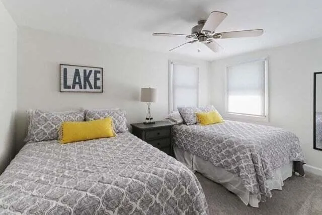 $2,300 | 15 Geneva Lane, Fontana, WI 53125