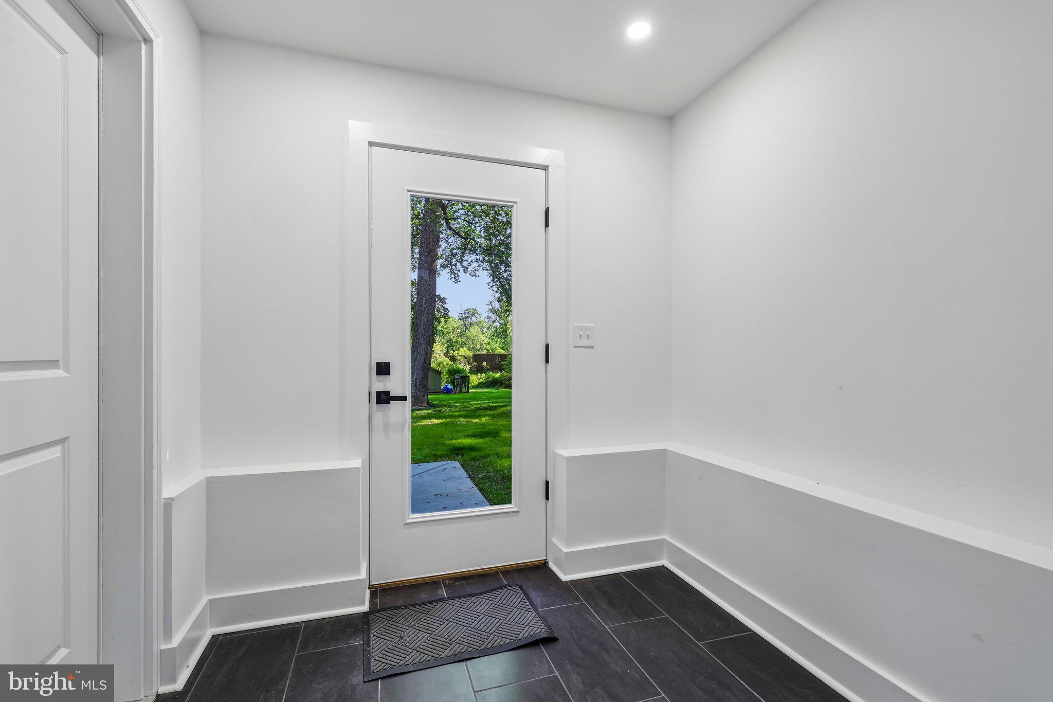 4315 Pinetree Road Rockville, MD 20853 - Photo 20 of 28 a view of an empty room with a window