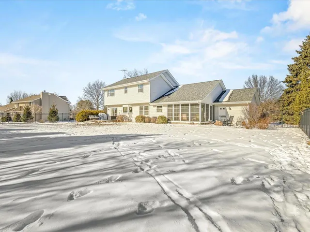 $349,900 | 8629 Perth Lane, Caledonia, IL 61011