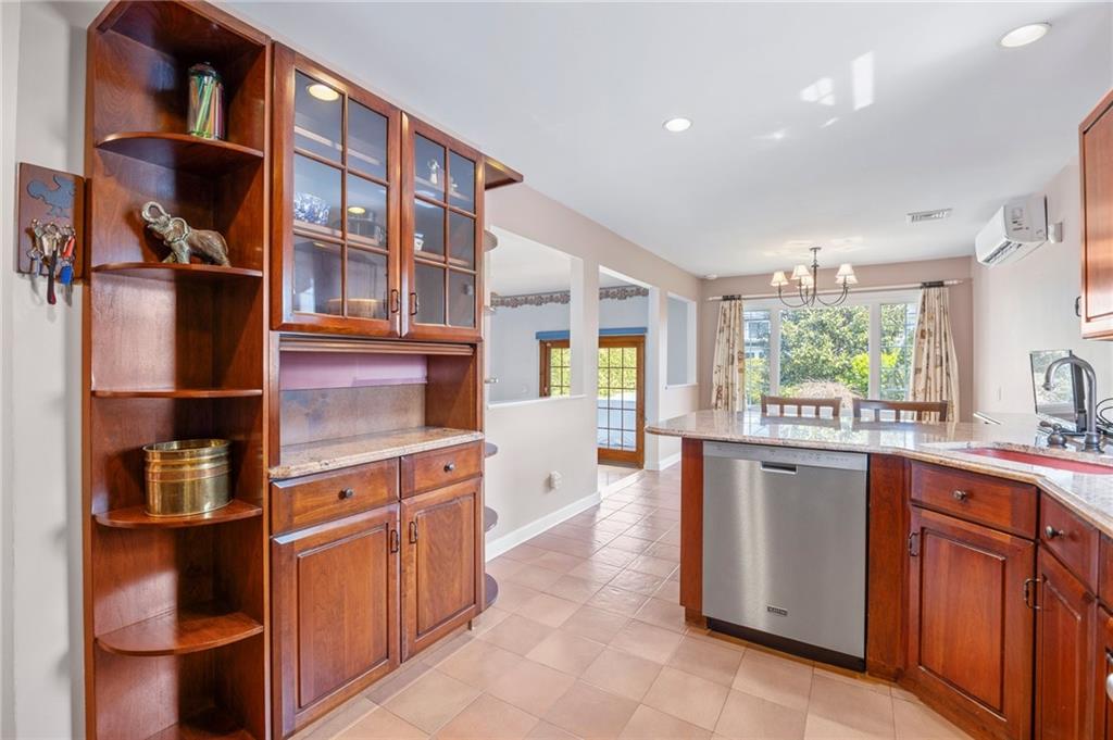 110 Forest Road Staten Island, NY 10304 - Photo 5 of 11