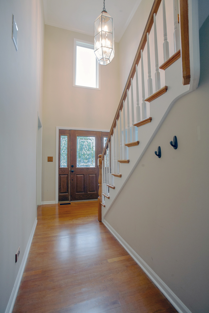 2705 Colonial Drive Elgin, IL 60124 - Photo 14 of 39