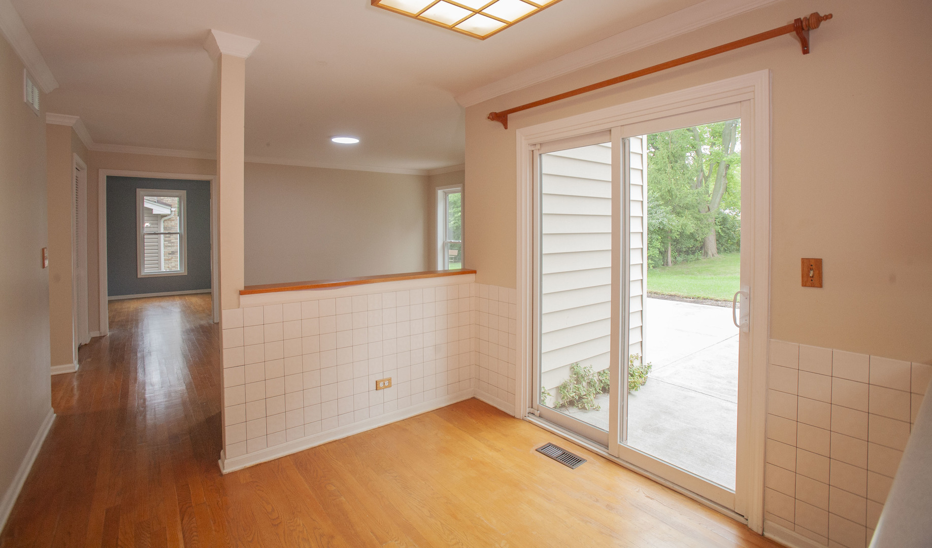 2705 Colonial Drive Elgin, IL 60124 - Photo 21 of 39