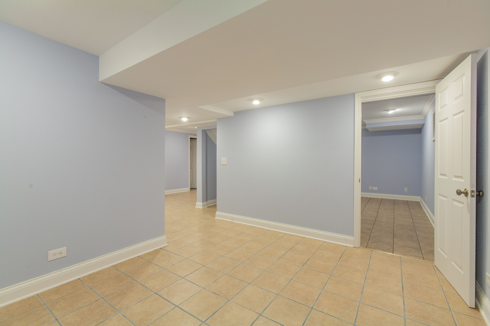 2705 Colonial Drive Elgin, IL 60124 - Photo 35 of 39