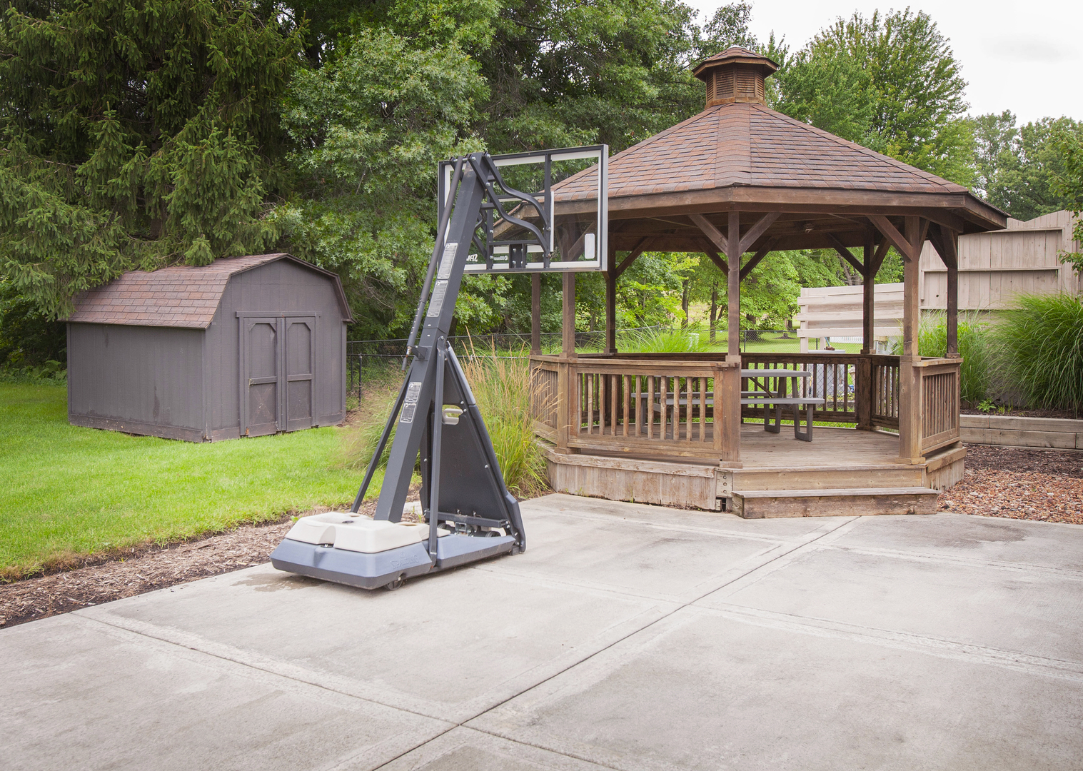 2705 Colonial Drive Elgin, IL 60124 - Photo 7 of 39