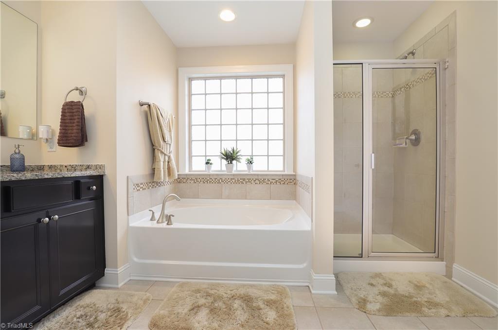 2689 Lamplight Circle High Point, NC 27265 - Photo 26 of 37