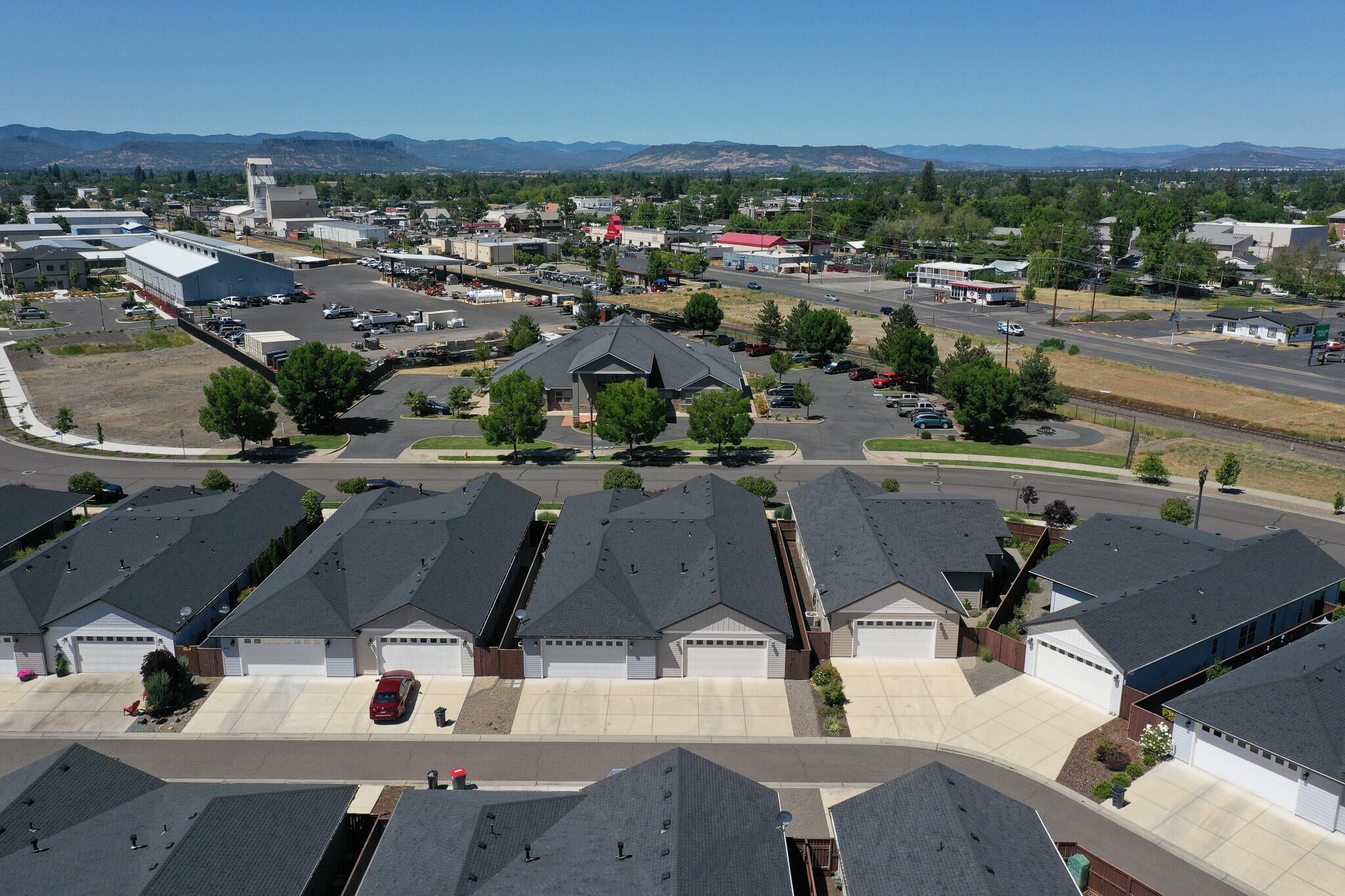 447 South Haskell Street Central Point, OR 97502 - Photo 29 of 31 DJI_0521