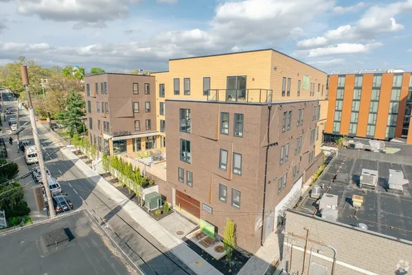 $3,450 | 9 Central Street, Unit 405, Somerville, MA 02143