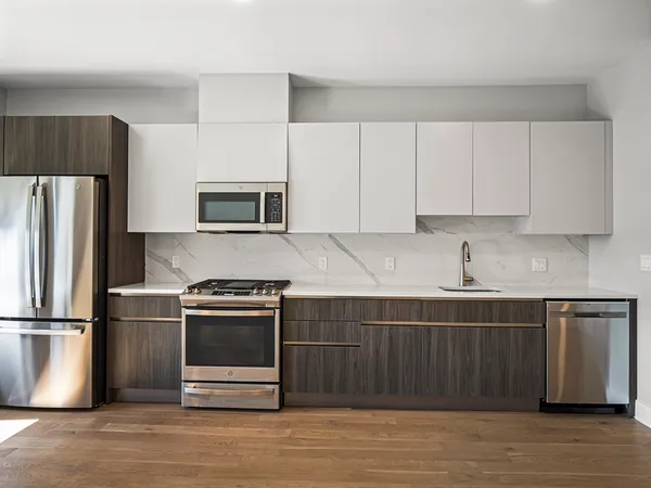 $3,450 | 9 Central Street, Unit 405, Somerville, MA 02143