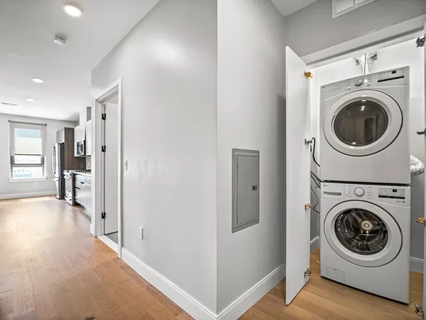 $3,450 | 9 Central Street, Unit 405, Somerville, MA 02143
