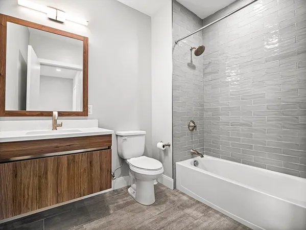 $3,450 | 9 Central Street, Unit 405, Somerville, MA 02143