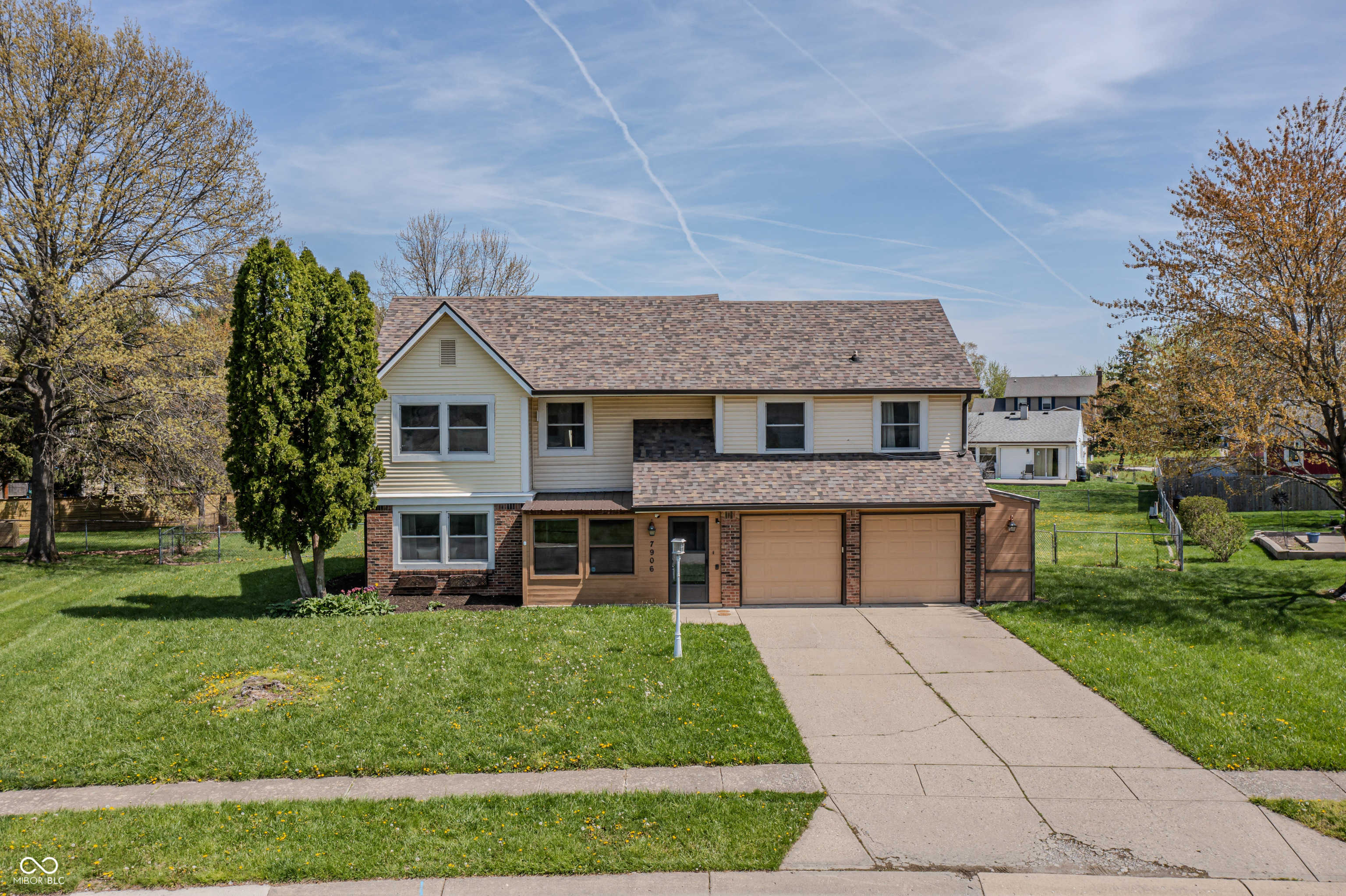 7906 Hampton Place Fishers, IN 46038 - Photo 1 of 39 Gallery Image 1
