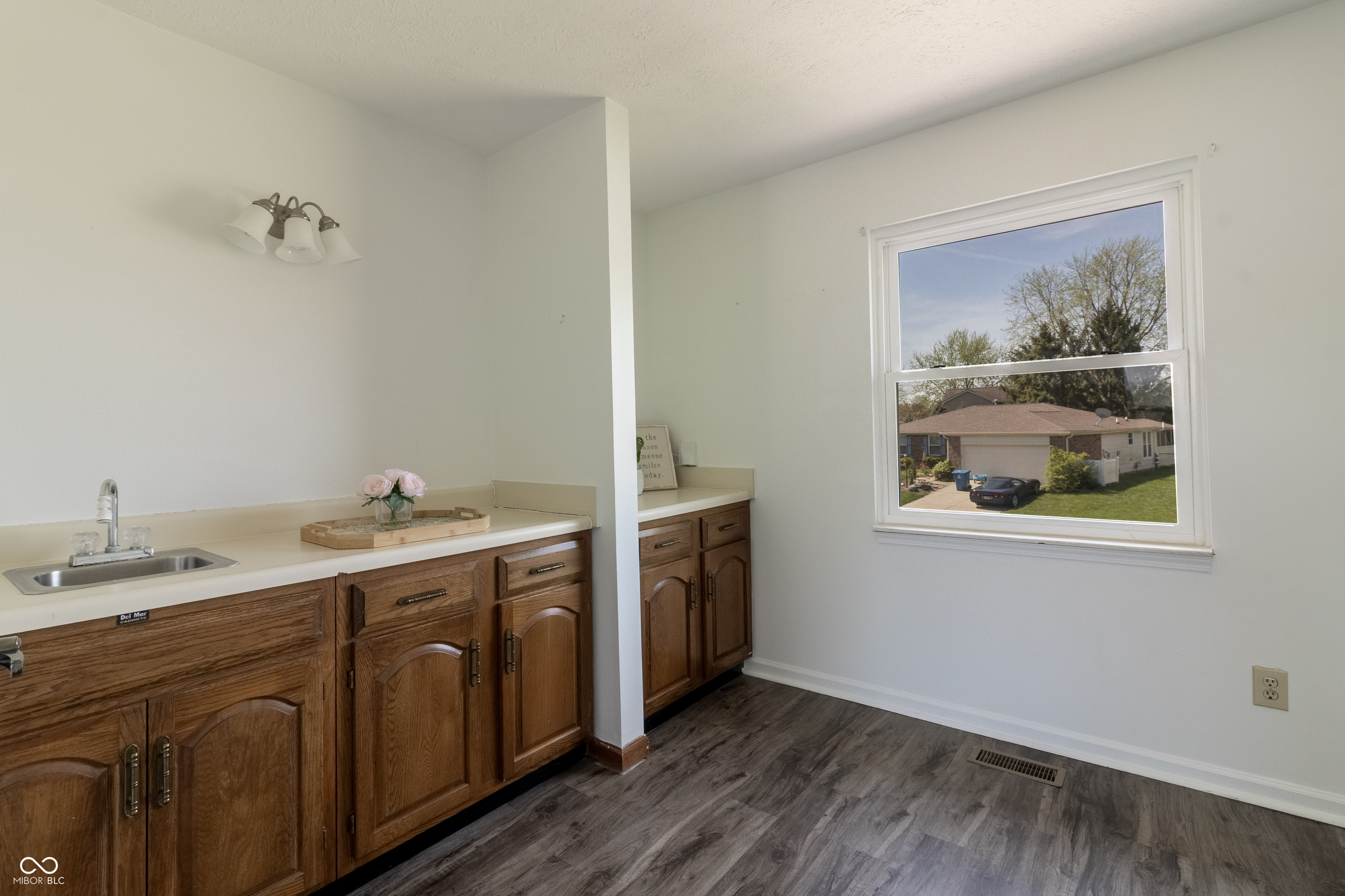 7906 Hampton Place Fishers, IN 46038 - Photo 33 of 39 Gallery Image 33