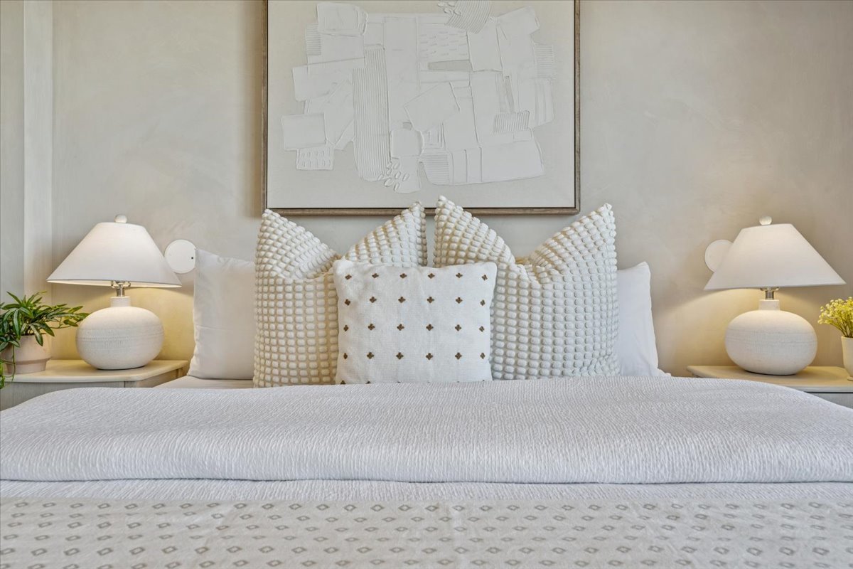 1448 West Chestnut Street, Unit 3 Chicago, IL 60642 - Photo 25 of 46 a bedroom with a bed and window