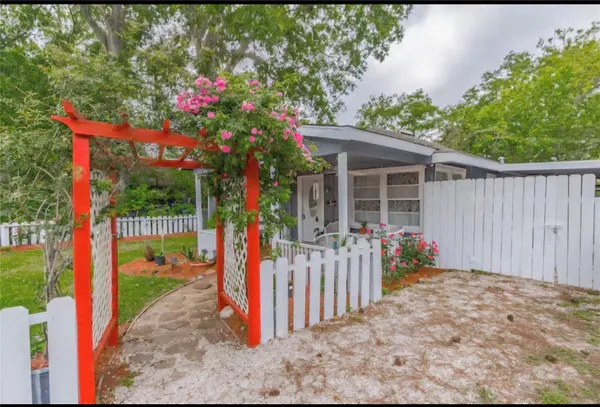 $1,550 | 4910 Charles Street, Seabrook, TX 77586