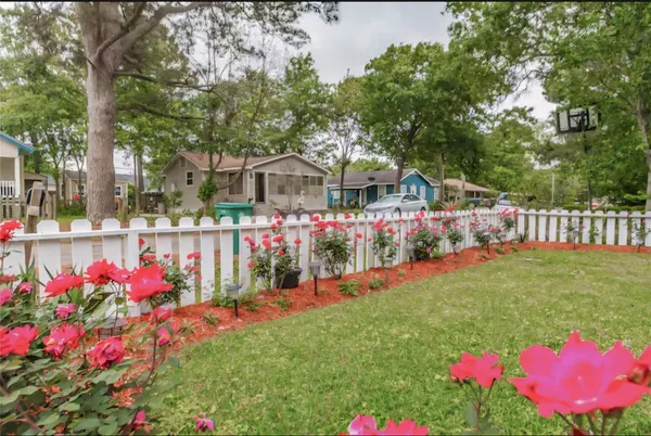 $1,550 | 4910 Charles Street, Seabrook, TX 77586
