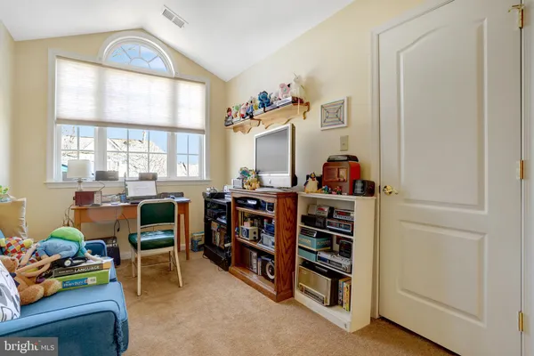 $4,650 | 5257 Bessley Place, Alexandria, VA 22304