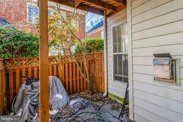 $4,650 | 5257 Bessley Place, Alexandria, VA 22304