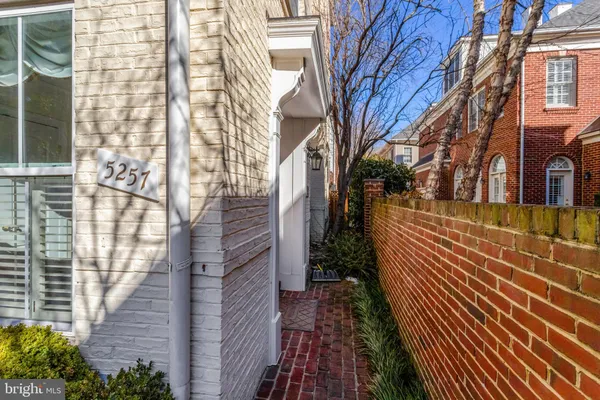 $4,650 | 5257 Bessley Place, Alexandria, VA 22304