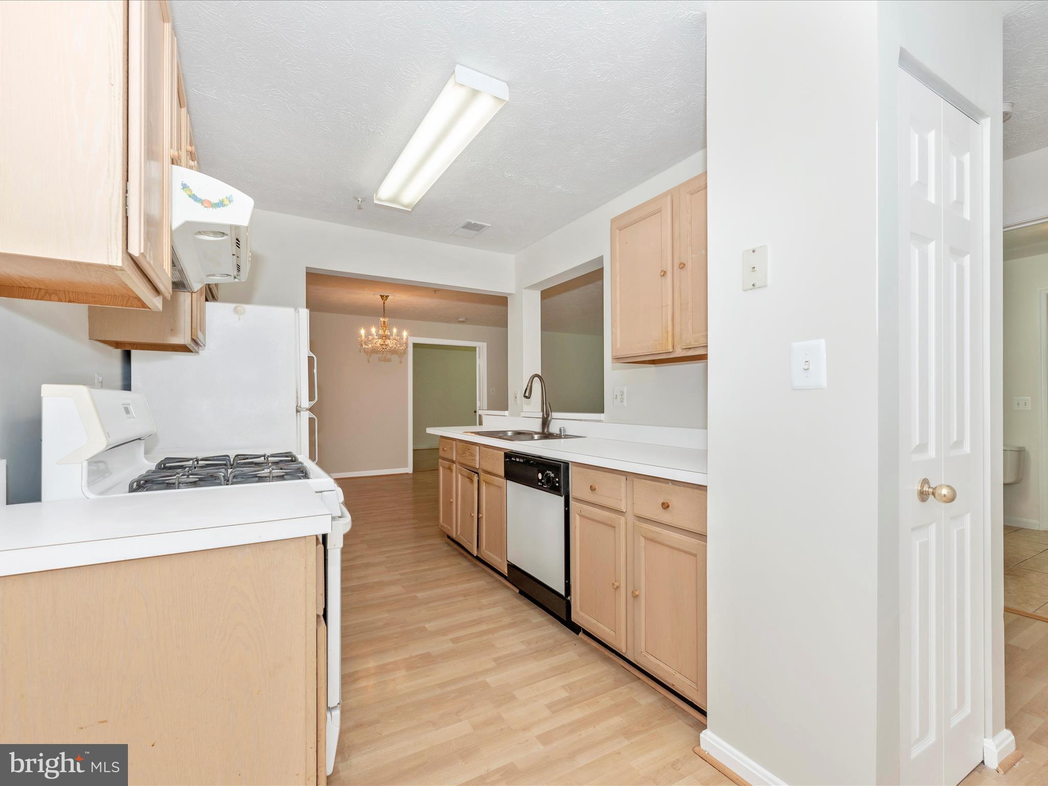 764 Kennington Road, Unit 764 Reisterstown, MD 21136 - Photo 22 of 68 Kitchen