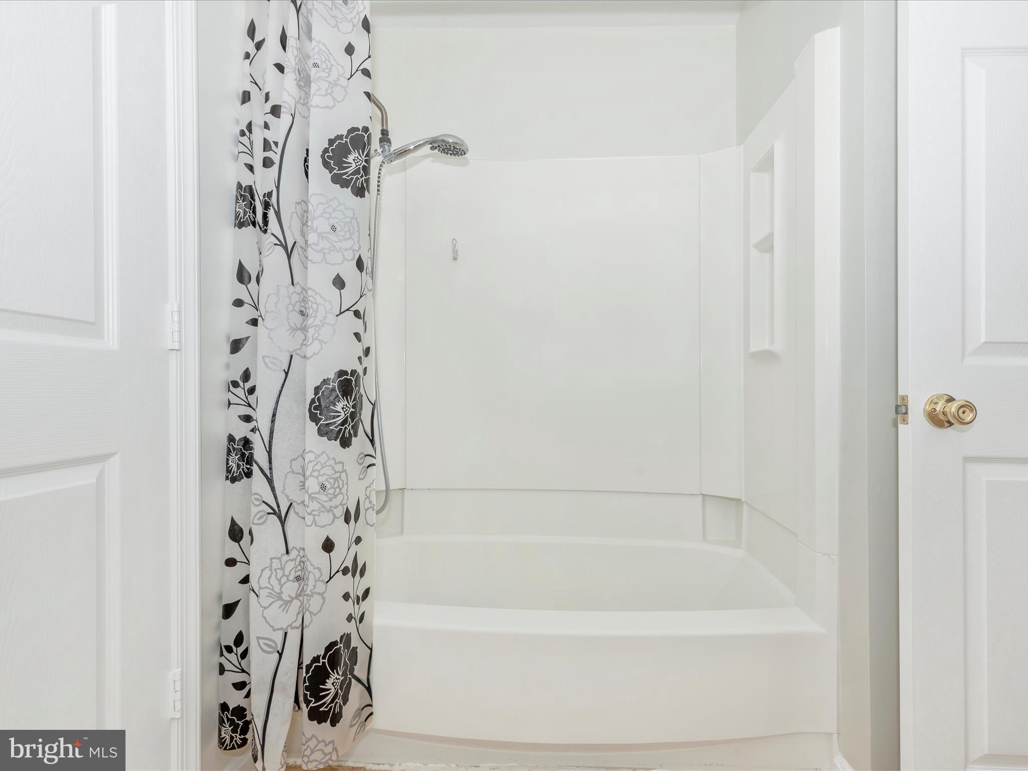 764 Kennington Road, Unit 764 Reisterstown, MD 21136 - Photo 41 of 68 Hall Bathroom