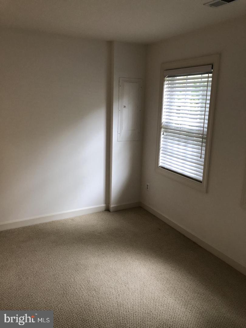 5810 Pearson Lane Alexandria, VA 22304 - Photo 3 of 22