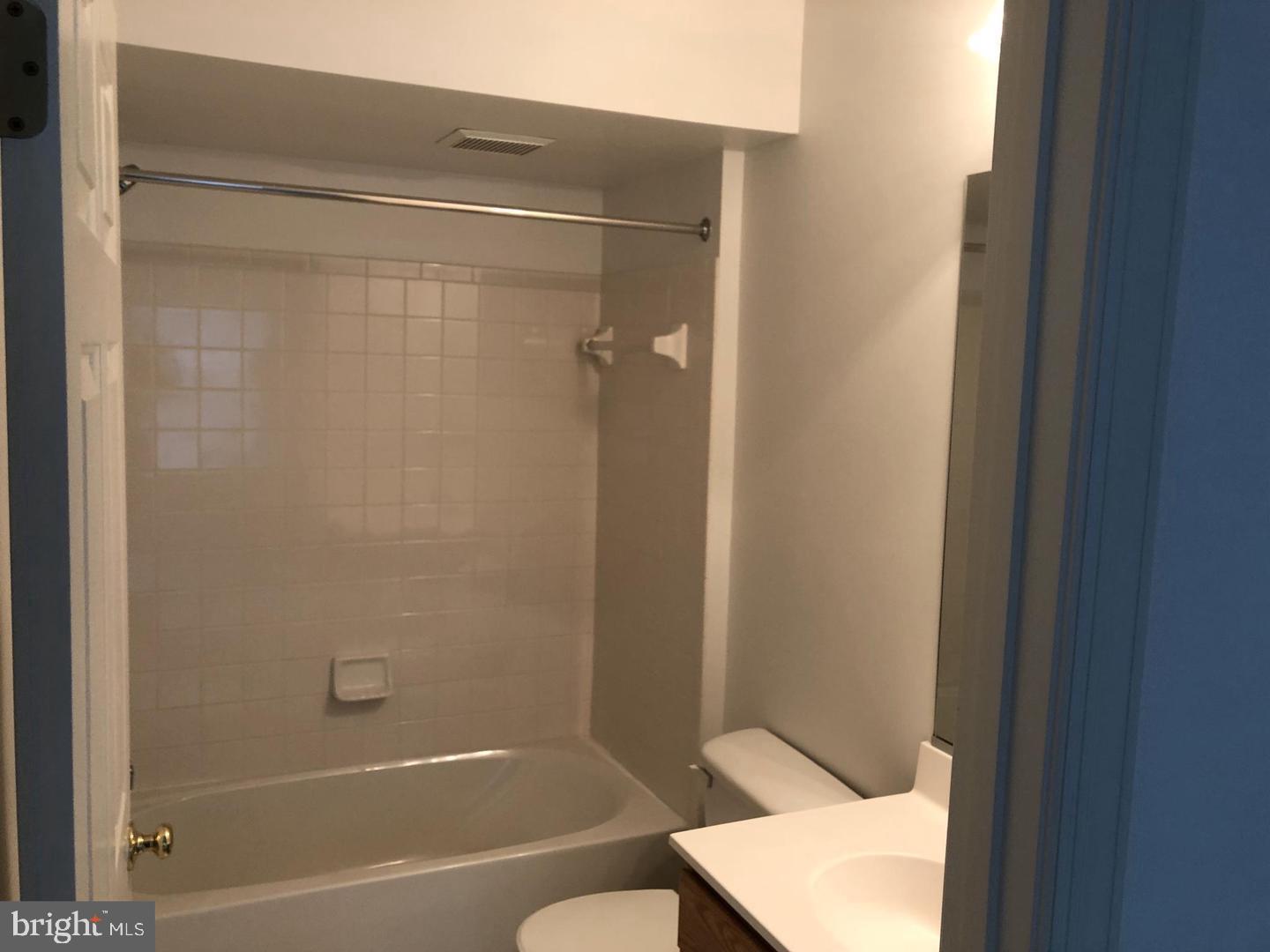 5810 Pearson Lane Alexandria, VA 22304 - Photo 5 of 22