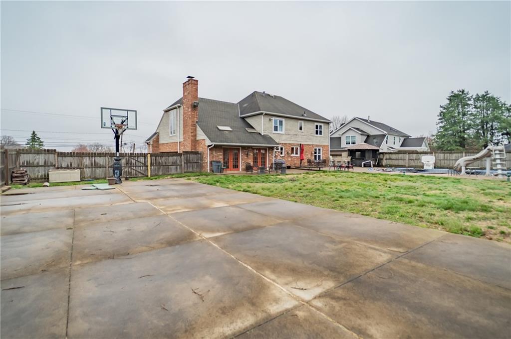 2131 Middle Road Glenshaw, PA 15116 - Photo 2 of 25 Gallery Image 2