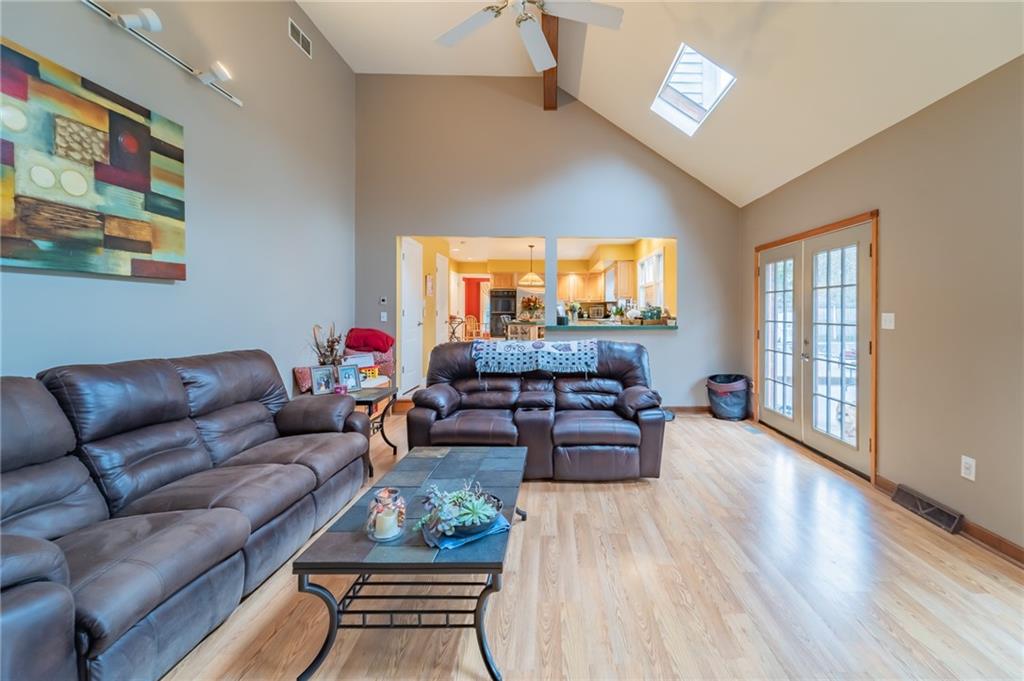2131 Middle Road Glenshaw, PA 15116 - Photo 12 of 25 Gallery Image 12