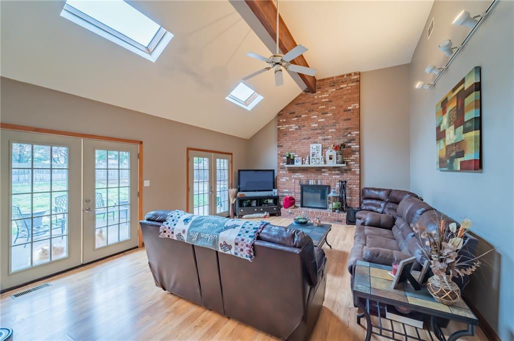 2131 Middle Road Glenshaw, PA 15116 - Photo 13 of 25 Gallery Image 13