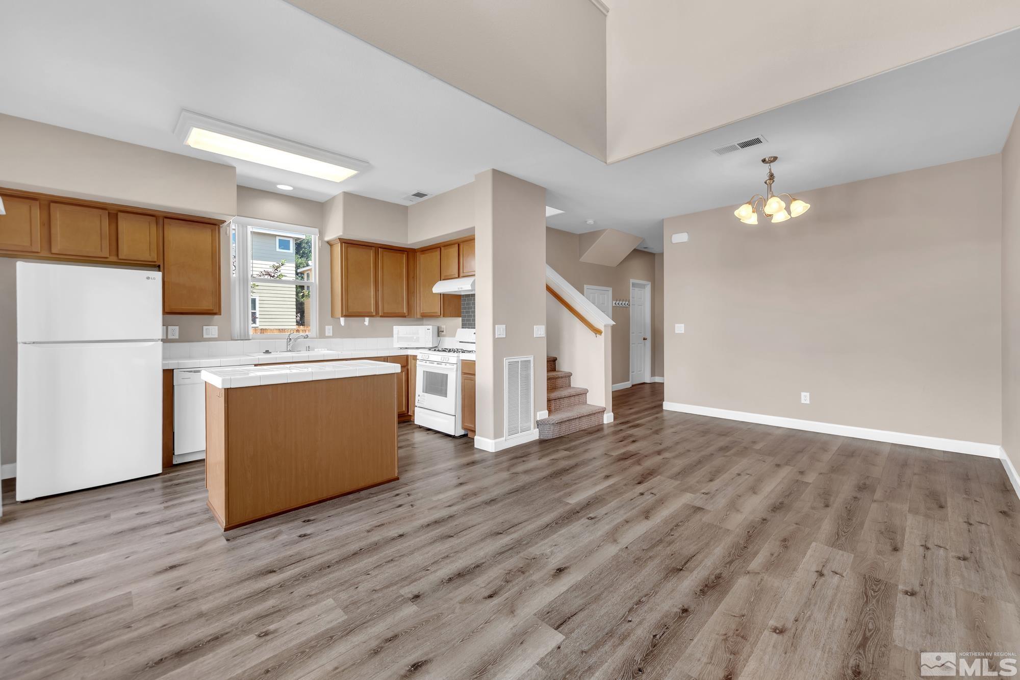 2105 Stanhope Lane Reno, NV 89502 - Photo 8 of 27 Photo 8