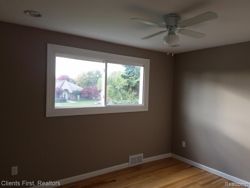 1030 Inkster Road Dearborn Heights, MI 48127 - Photo 35 of 49 33.jpg