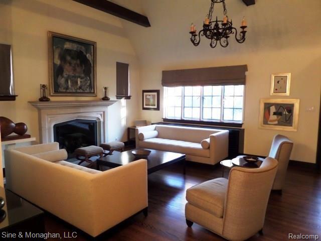 775 Rivenoak Street Birmingham, MI 48009 - Photo 7 of 40 FAMILY ROOM