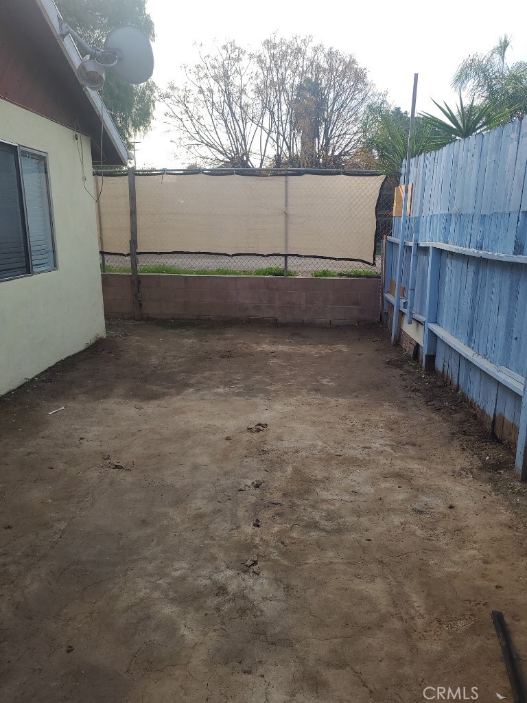 6240 Jones Riverside, CA 92505 - Photo 11 of 11 a backyard of a house