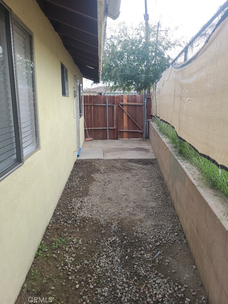 6240 Jones Riverside, CA 92505 - Photo 10 of 11 a view of a backyard with pathway