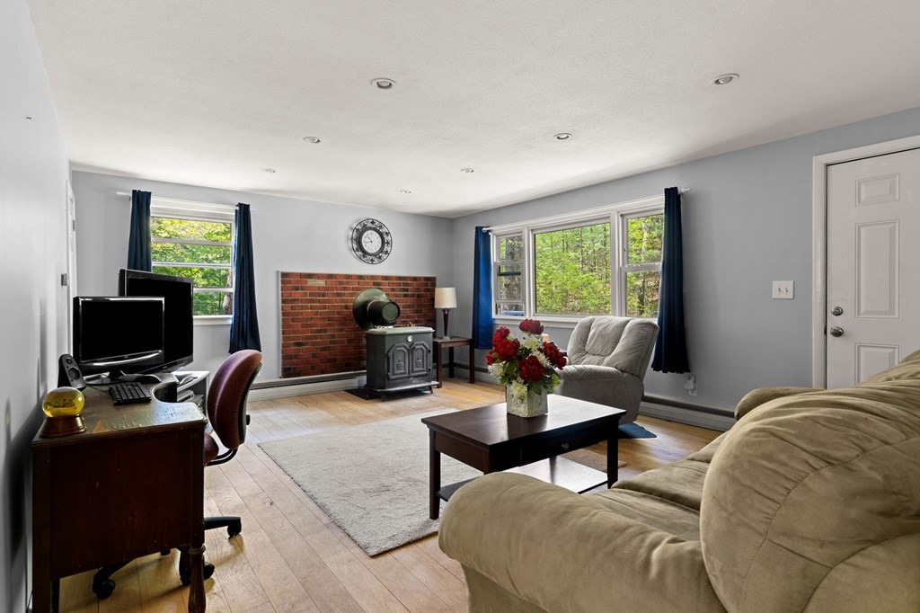 360 Long Hill Road Bolton, MA 01740 - Photo 5 of 22 Gallery Image 5
