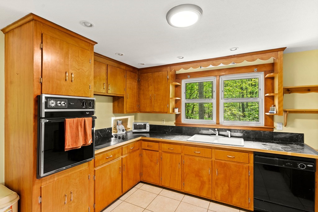 360 Long Hill Road Bolton, MA 01740 - Photo 8 of 22 Gallery Image 8