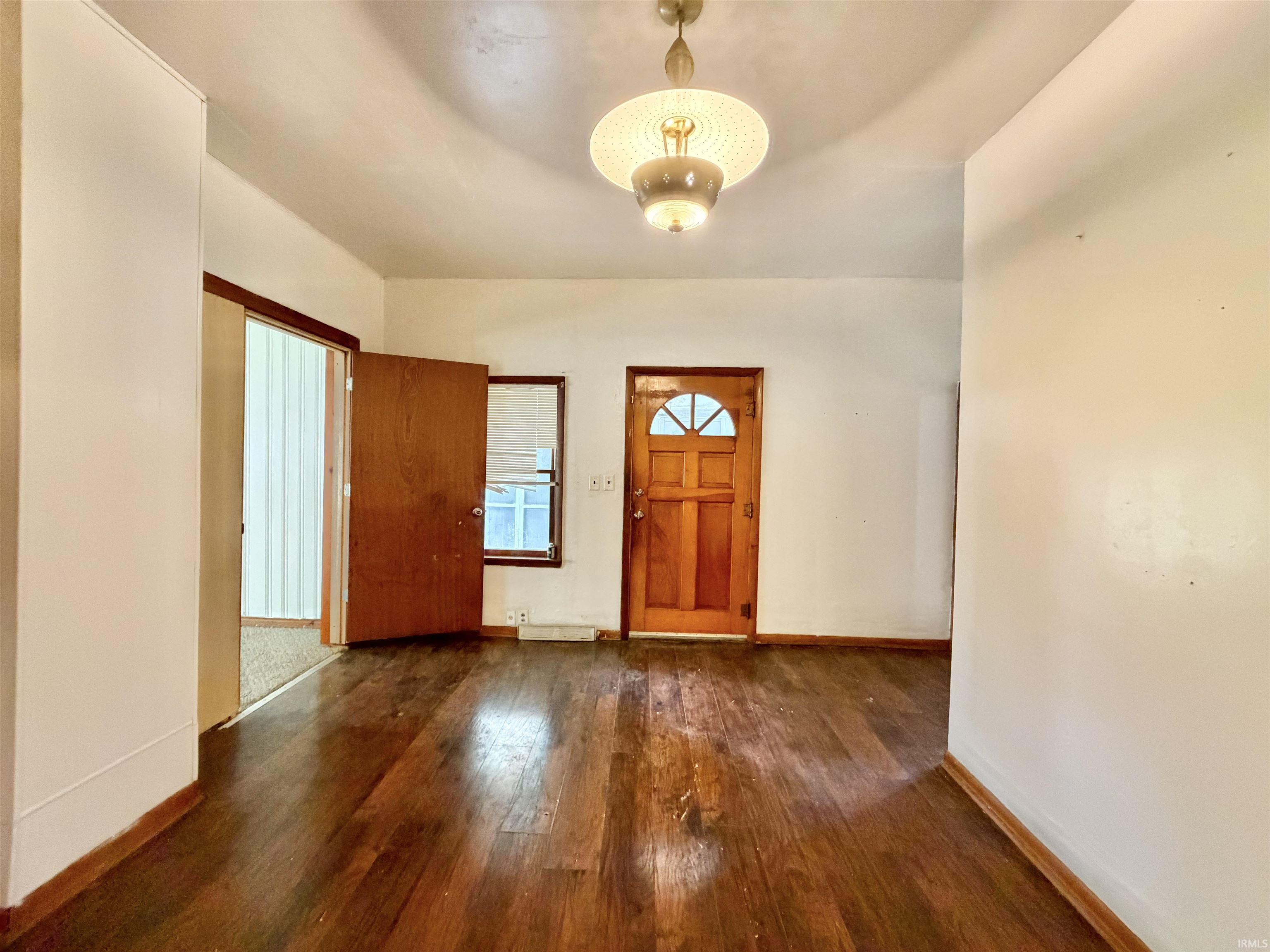 1527 High Street Logansport, IN 46947 - Photo 4 of 39