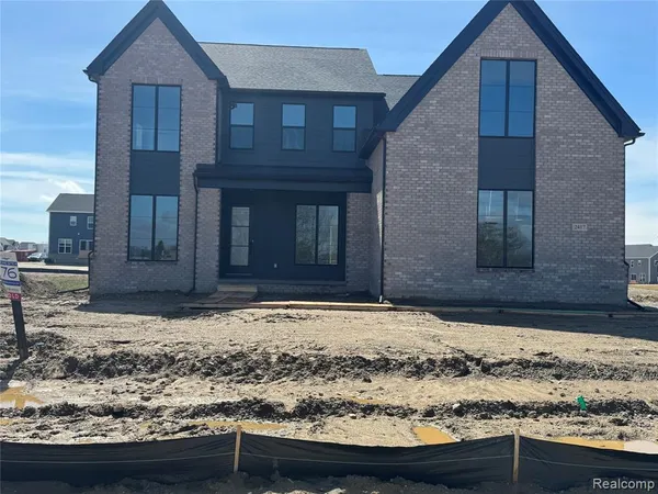 $925,000 | 2417 Provencal Drive, Commerce Township, MI 48382