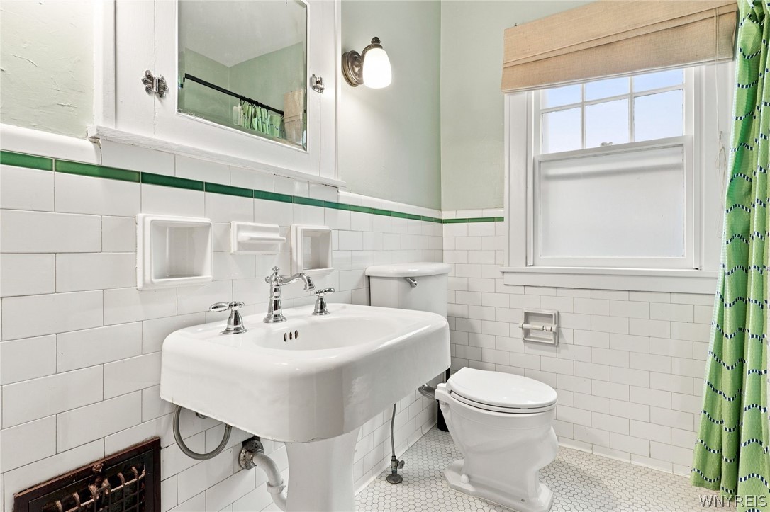 68 Radcliffe Road Buffalo, NY 14214 - Photo 37 of 50 Gallery Image 37