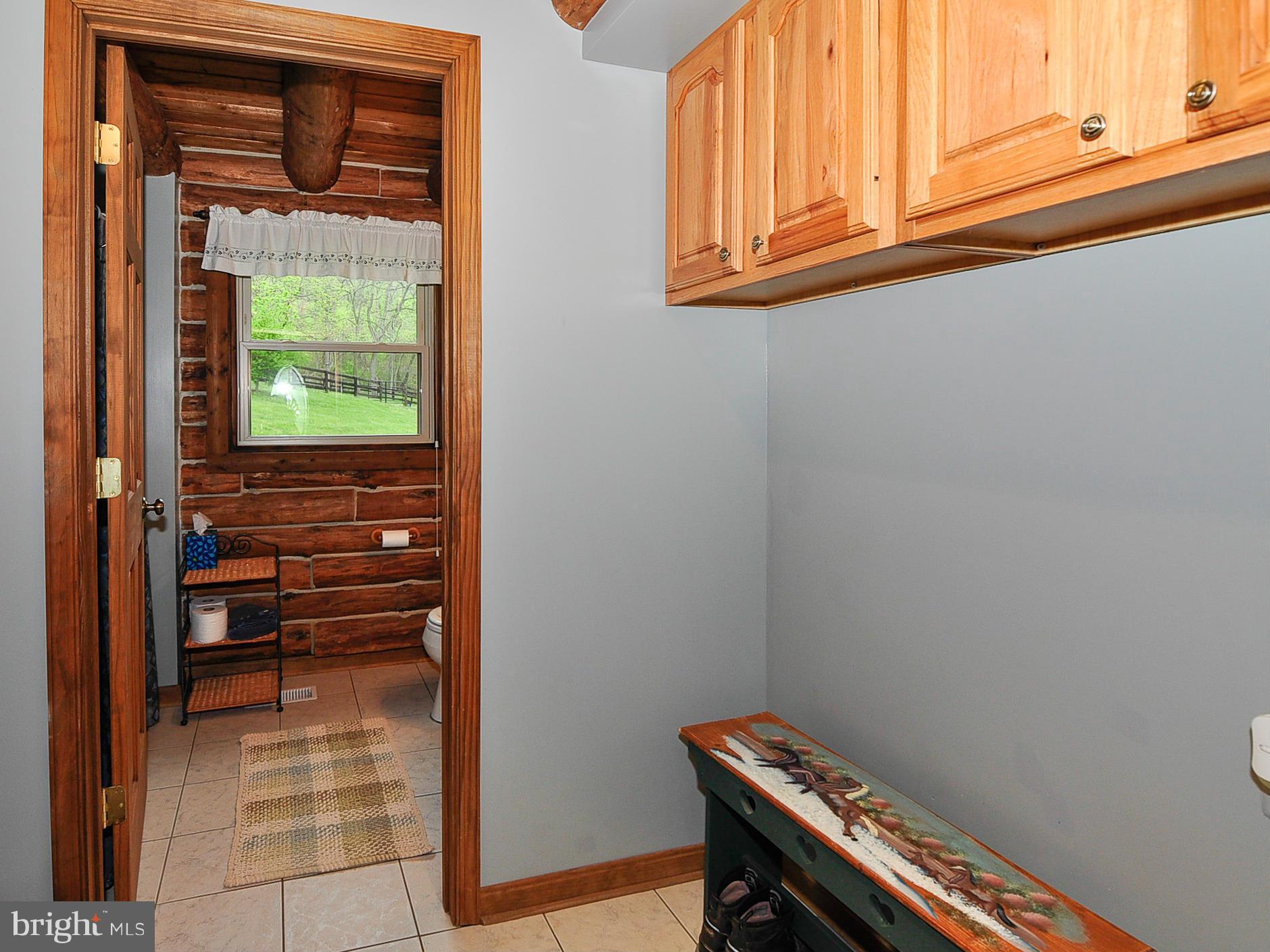 19971 Ridgeside Road Bluemont, VA 20135 - Photo 15 of 30 Wonderful large mud room