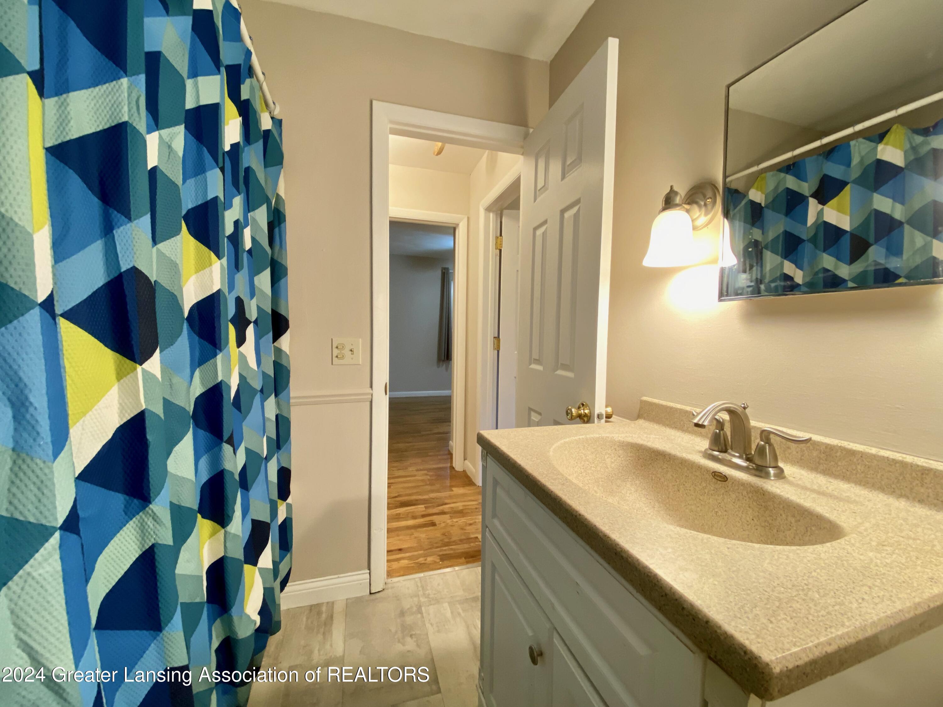 15321 Airport Road Lansing, MI 48906 - Photo 15 of 38 IMG_4081