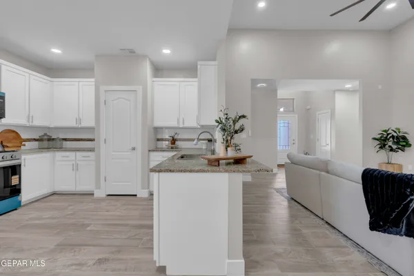 $314,500 | 605 San Carlos Court, Clint, TX 79836