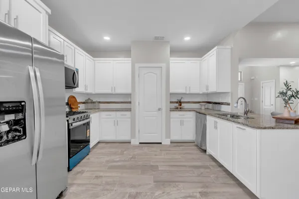 $314,500 | 605 San Carlos Court, Clint, TX 79836