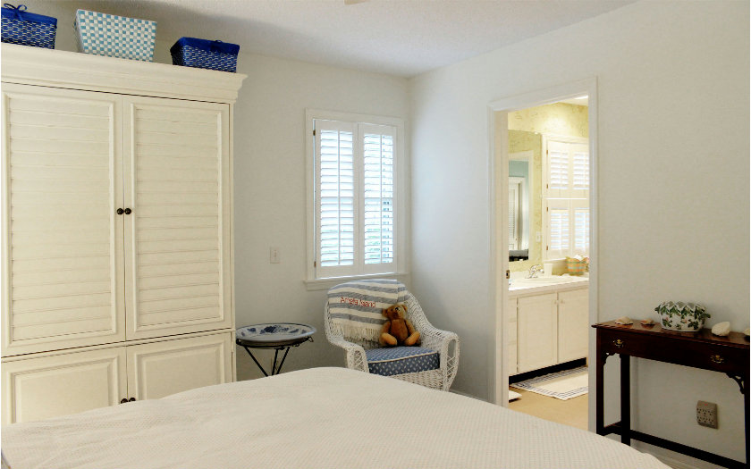 10 Willow Pond Road Fernandina Beach, FL 32034 - Photo 24 of 24 a bedroom with a bed and a window