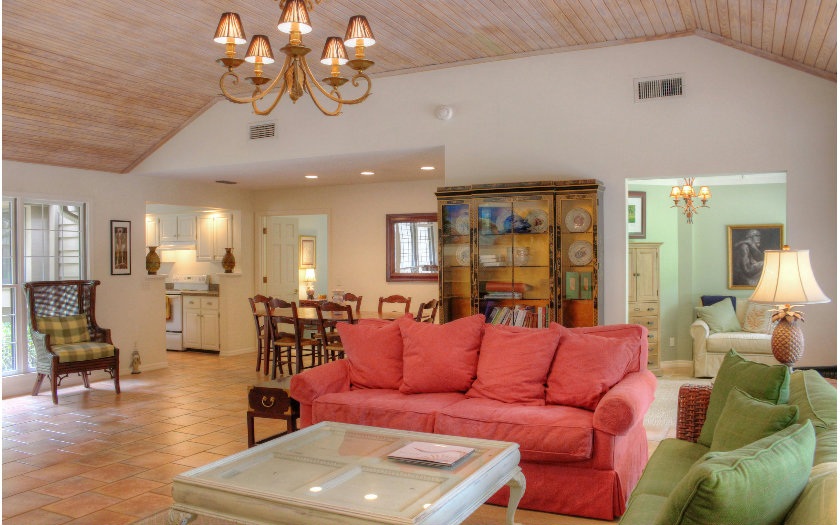 10 Willow Pond Road Fernandina Beach, FL 32034 - Photo 5 of 24 a living room with furniture kitchen view and a chandelier