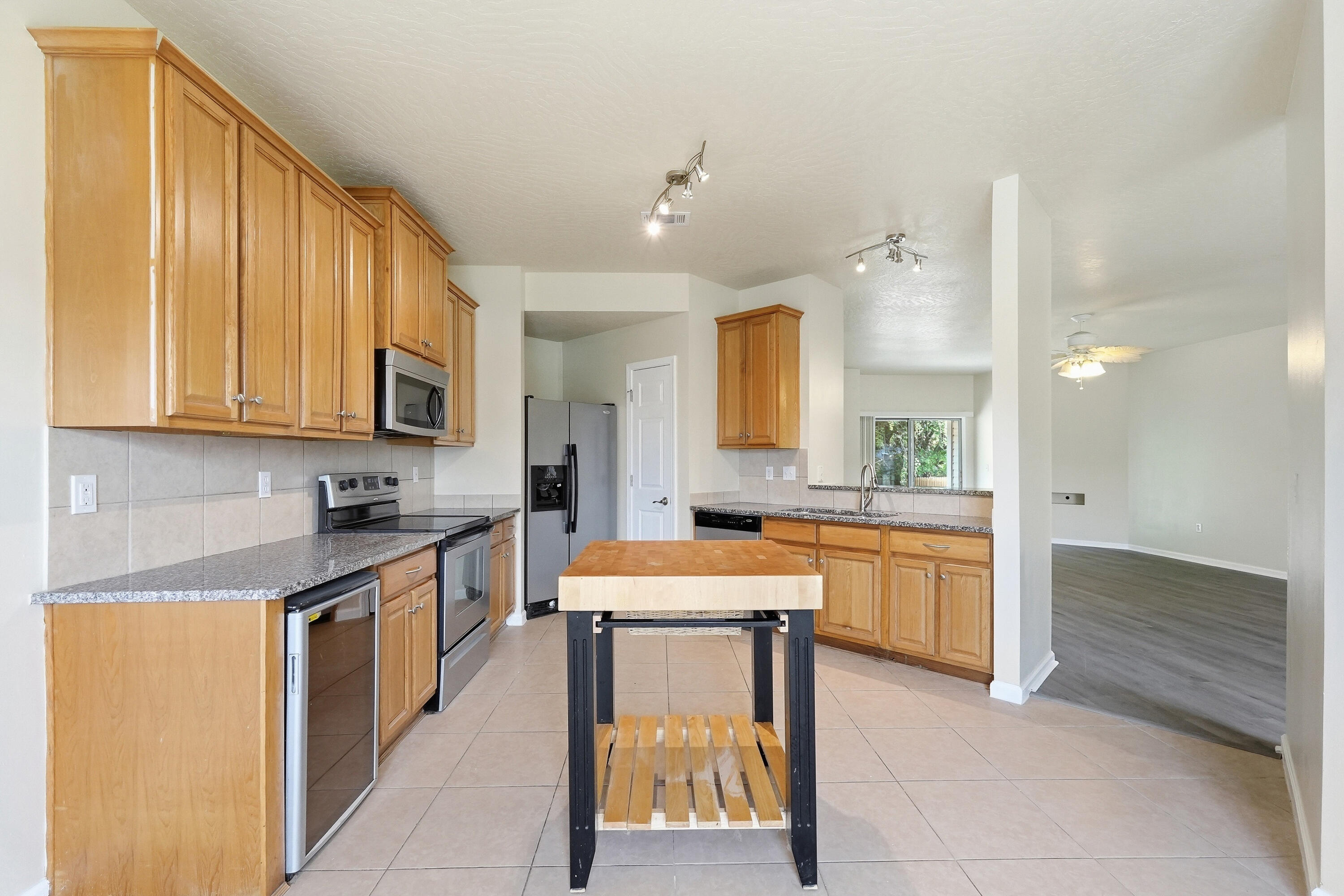 2273 Lewis Street Crestview, FL 32536 - Photo 11 of 34 Kitchen