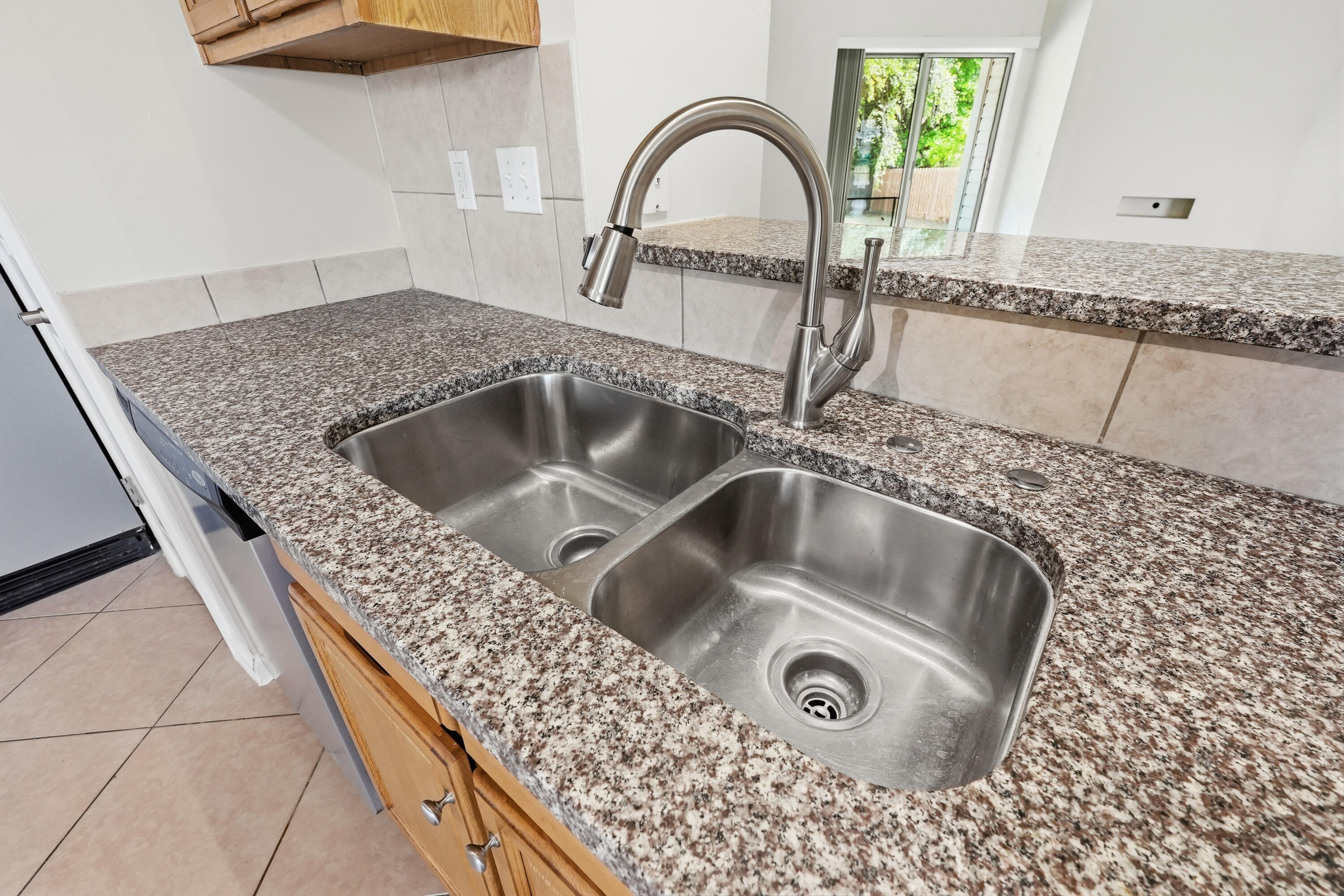 2273 Lewis Street Crestview, FL 32536 - Photo 13 of 34 Granite Countertops