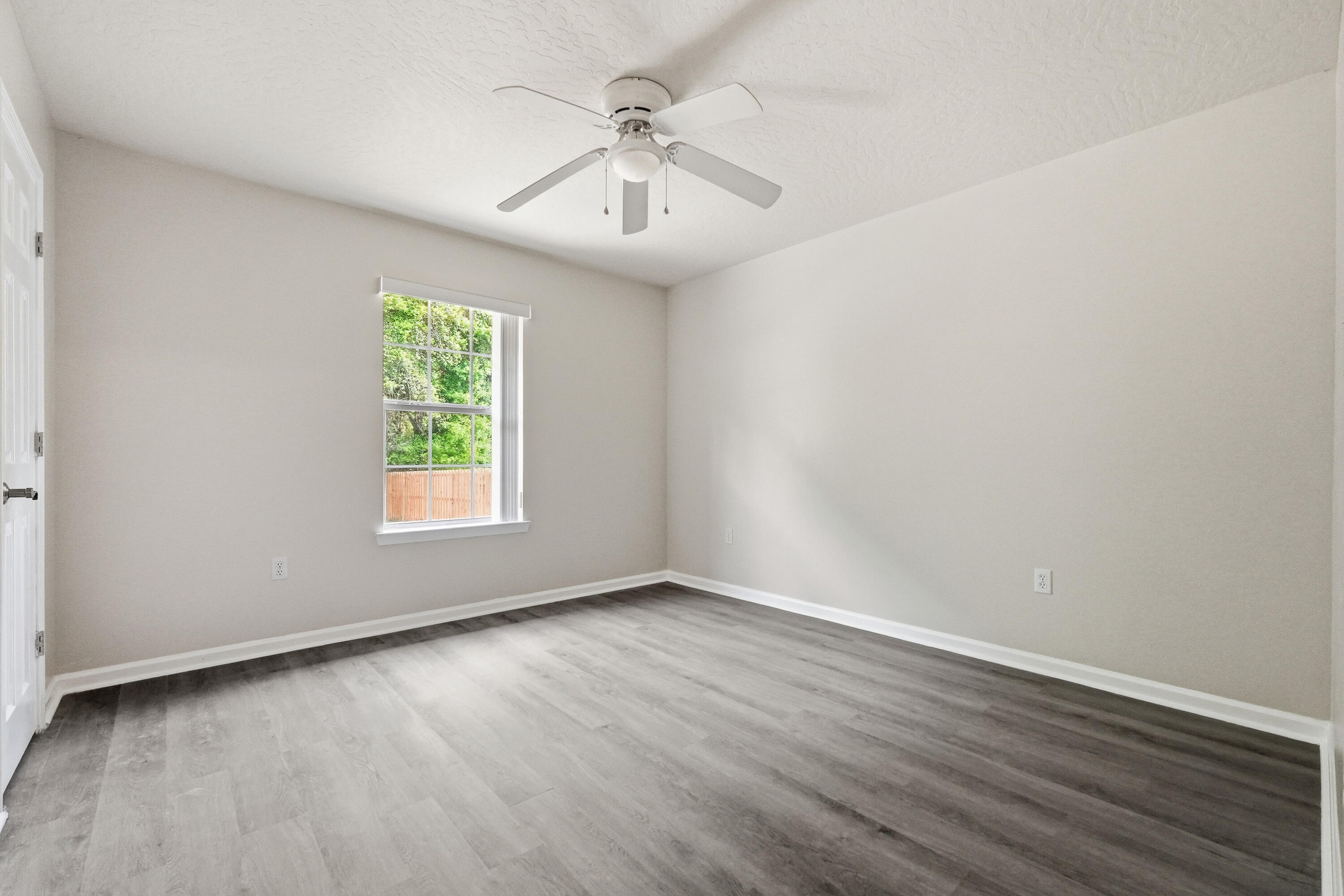 2273 Lewis Street Crestview, FL 32536 - Photo 27 of 34 Bedroom 3