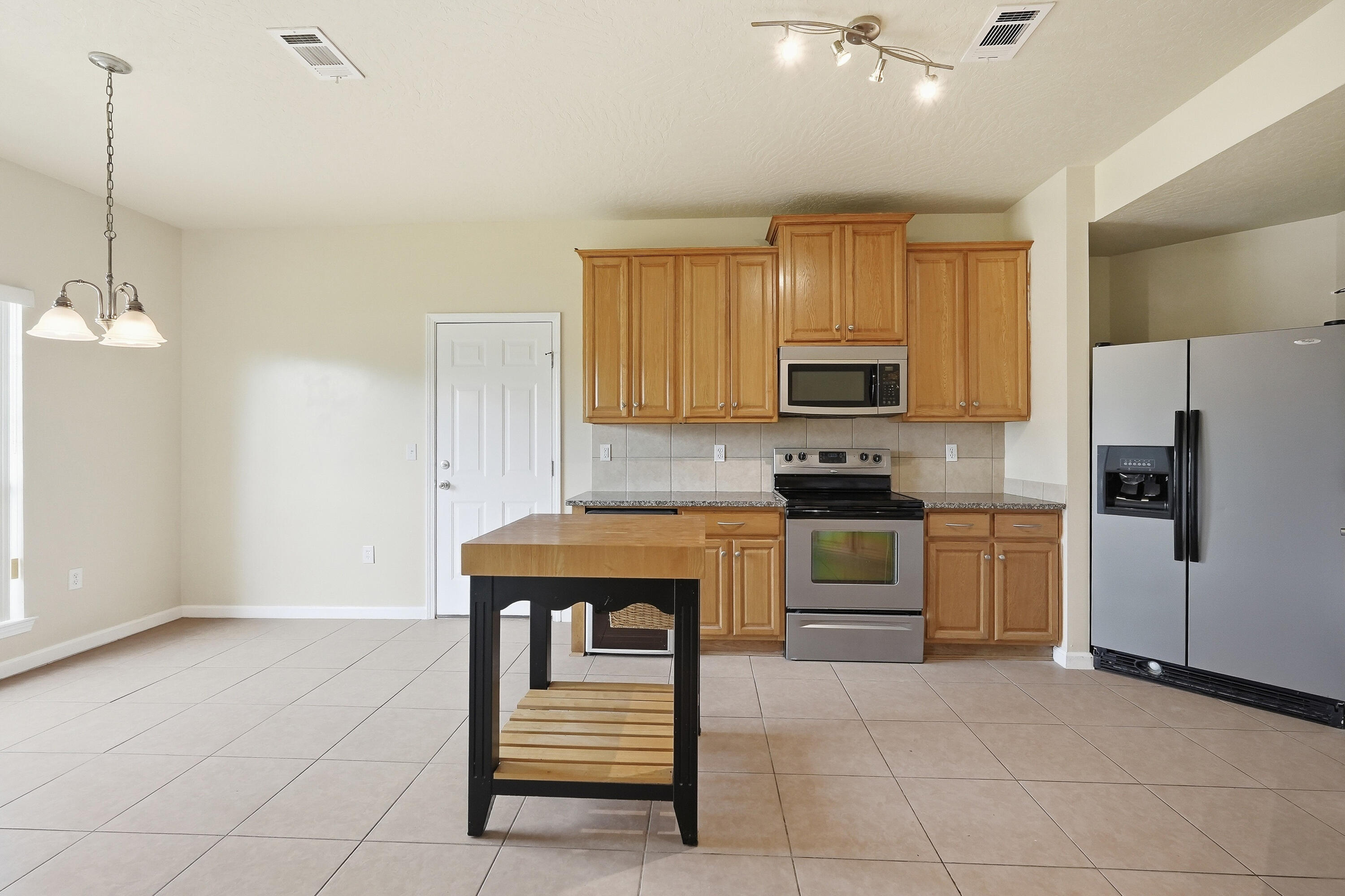 2273 Lewis Street Crestview, FL 32536 - Photo 10 of 34 Kitchen