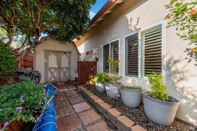 $850,000 | 736 Dellwood Court, Vacaville, CA 95688